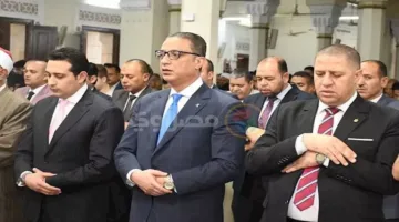 آلاف المصلين يشاركون في صلاة العيد بساحة مسجد ناصر الكبير في الفيوم (صور)