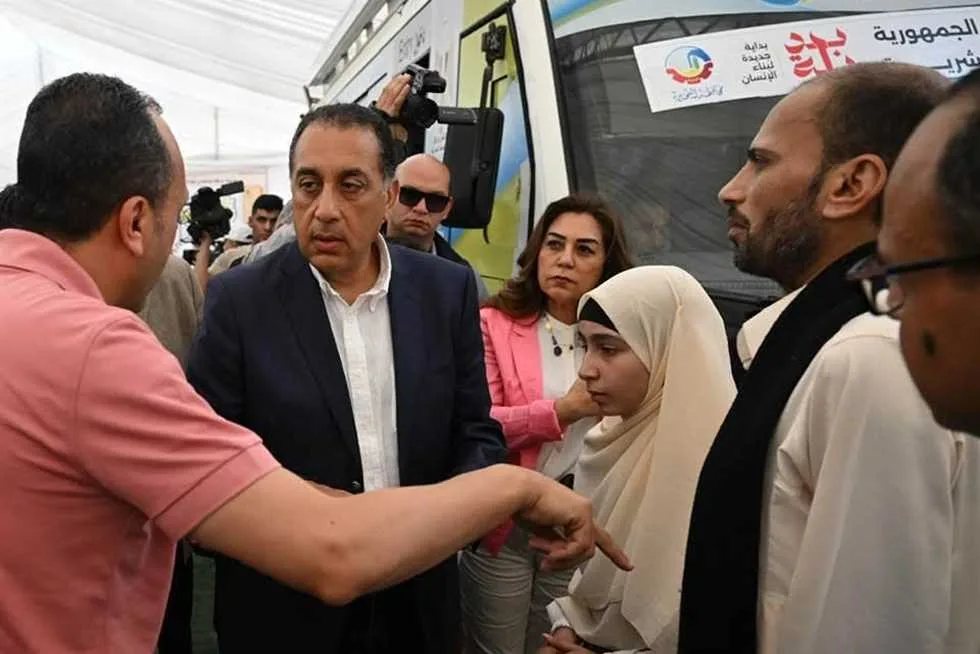أب يلتمس دعم رئيس الوزراء لعلاج ابنته ومدبولي: سنتخذ الإجراءات اللازمة على الفور (تفاصيل) أب يلتمس دعم رئيس الوزراء لعلاج ابنته ومدبولي: سنتخذ الإجراءات اللازمة على الفور (تفاصيل)