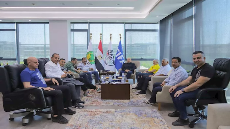أبوريدة يلتقي بالطاقم الفني لبحث التحضيرات لكأس العرب أبوريدة يلتقي بالطاقم الفني لبحث التحضيرات لكأس العرب