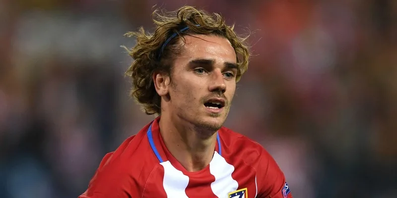أتلتيكو مدريد يوسع عقد جريزمان حتى يونيو 2027