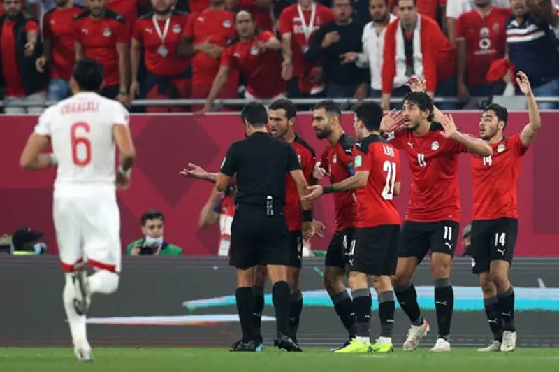أثار غضب المنتخب المصري: من هو الحكم في مباراة الأهلي وإنتر ميامي؟ أثار غضب المنتخب المصري: من هو الحكم في مباراة الأهلي وإنتر ميامي؟
