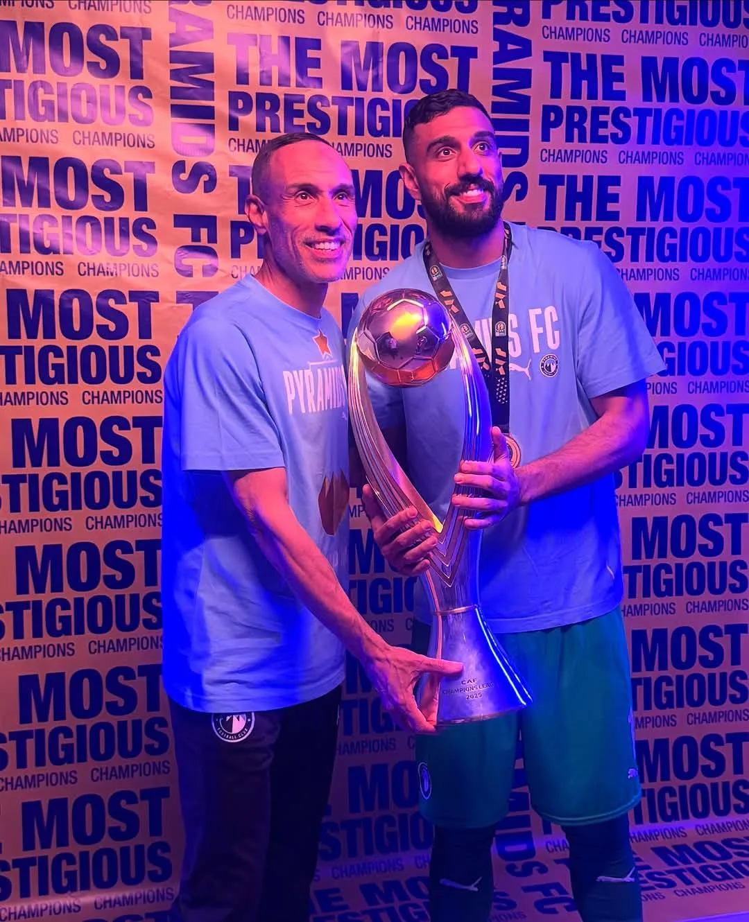 أحمد الشناوي يعلن تمديد عقده مع بيراميدز حتى بطولة كأس العالم للأندية 2029 أحمد الشناوي يعلن تمديد عقده مع بيراميدز حتى بطولة كأس العالم للأندية 2029
