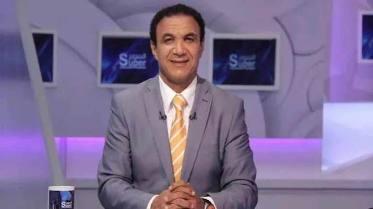 أحمد الطيب يعبر عن رأيه حول مغادرة عدد من لاعبي الأهلي قبل البطولة العالمية أحمد الطيب يعبر عن رأيه حول مغادرة عدد من لاعبي الأهلي قبل البطولة العالمية