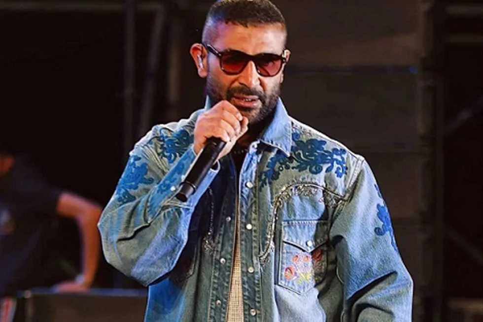 أحمد سعد launches a vibrant musical summer in the الساحل and celebrates with students from the American University. أحمد سعد launches a vibrant musical summer in the الساحل and celebrates with students from the American University.