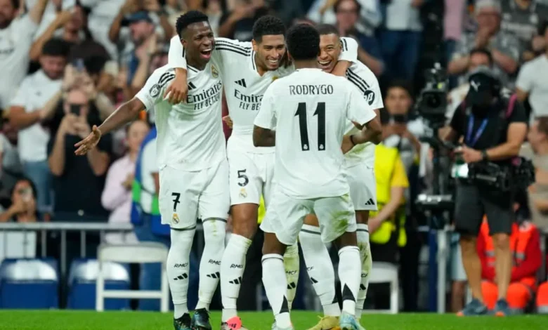أرنولد وهويسين يتدربان مع ريال مدريد.. وتحديد موقع بيلينجهام قبل كأس العالم للأندية أرنولد وهويسين يتدربان مع ريال مدريد.. وتحديد موقع بيلينجهام قبل كأس العالم للأندية