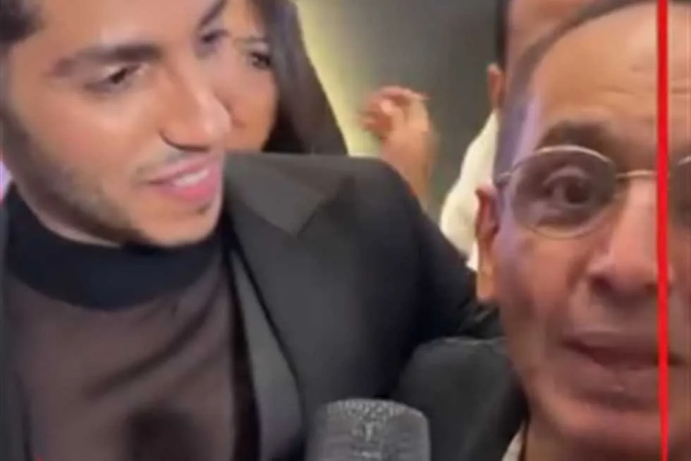 أسرة مينا مسعود تحتفل به في العرض الأول لفيلمه “في عز الضهر”: “فخر العائلة” (فيديو) أسرة مينا مسعود تحتفل به في العرض الأول لفيلمه “في عز الضهر”: “فخر العائلة” (فيديو)