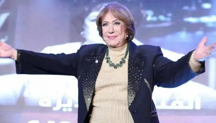 أسرتها تحظر التصوير: عزاء سميحة أيوب في يوم عرفة بمسجد عمر مكرم أسرتها تحظر التصوير: عزاء سميحة أيوب في يوم عرفة بمسجد عمر مكرم