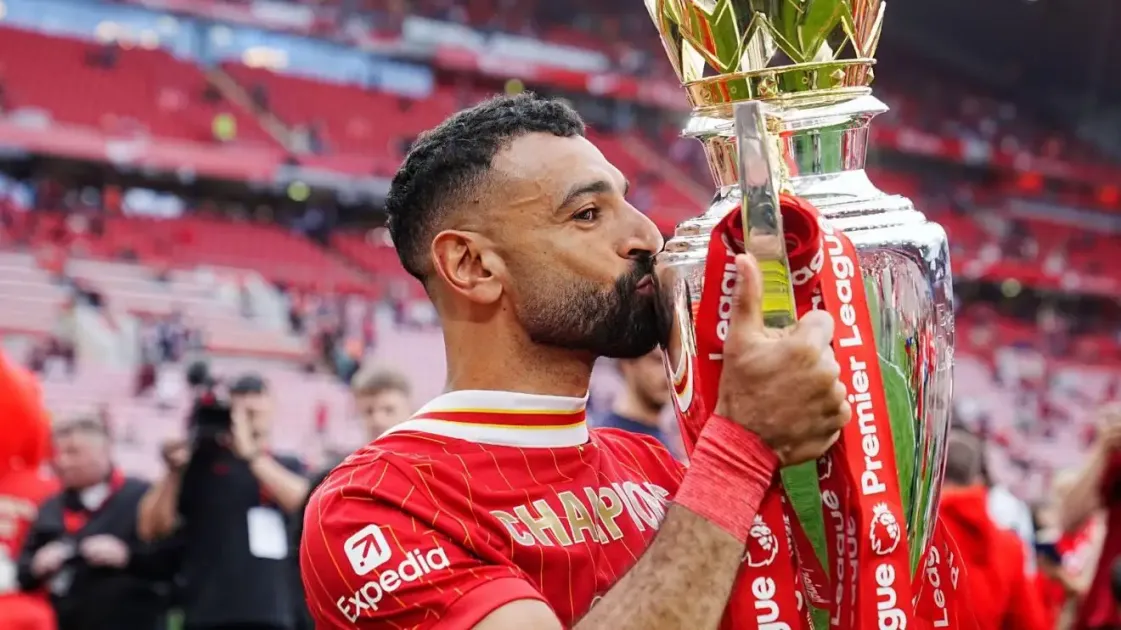 أسطورة اليونايتد يؤكد: محمد صلاح هو الأجدر بالفوز بالكرة الذهبية. أسطورة اليونايتد يؤكد: محمد صلاح هو الأجدر بالفوز بالكرة الذهبية.