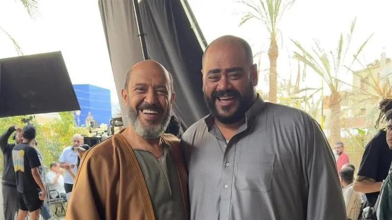 أشرف عبد الباقي ومحمد ممدوح يرتديان الزي الصعيدي خلف كواليس فيلم “السادة الأفاضل” أشرف عبد الباقي ومحمد ممدوح يرتديان الزي الصعيدي خلف كواليس فيلم “السادة الأفاضل”