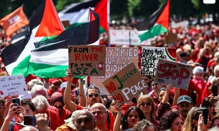 أضخم مظاهرة في هولندا منذ عقدين دعماً لغزة أضخم مظاهرة في هولندا منذ عقدين دعماً لغزة