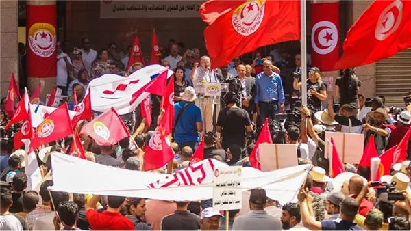 أطباء تونس يبدأون إضراباً لخمسة أيام بعد قطاع النقل أطباء تونس يبدأون إضراباً لخمسة أيام بعد قطاع النقل