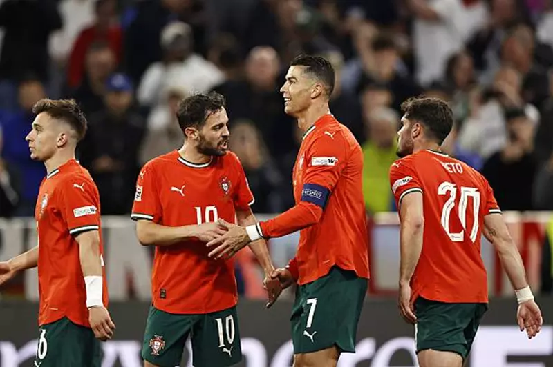 ألمانيا تتعرض للهزيمة في 5 دقائق.. البرتغال تتأهل إلى نهائي دوري الأمم الأوروبية (فيديو) ألمانيا تتعرض للهزيمة في 5 دقائق.. البرتغال تتأهل إلى نهائي دوري الأمم الأوروبية (فيديو)
