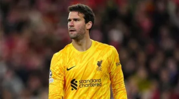 أليسون يتناول مستقبلّه مع ليفربول ويكشف رأيه في العودة إلى الدوري البرازيلي.