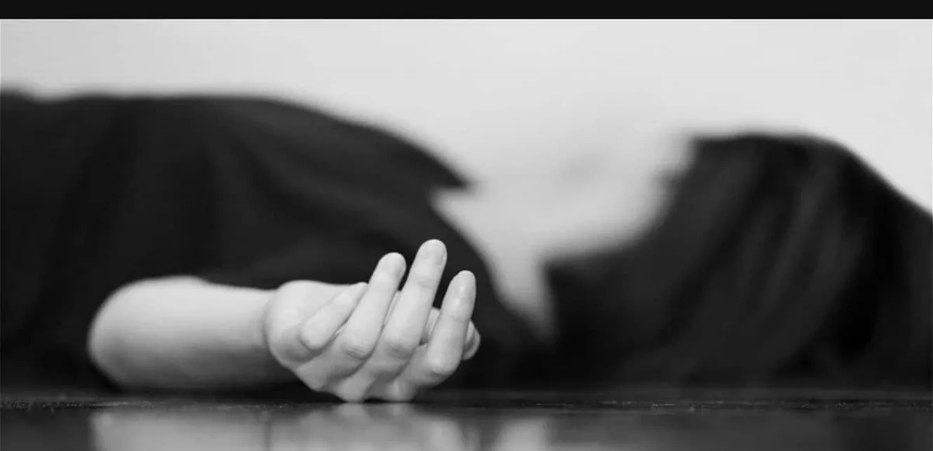 أم لثلاثة أبناء تنتحر بواسطة الشنق أم لثلاثة أبناء تنتحر بواسطة الشنق