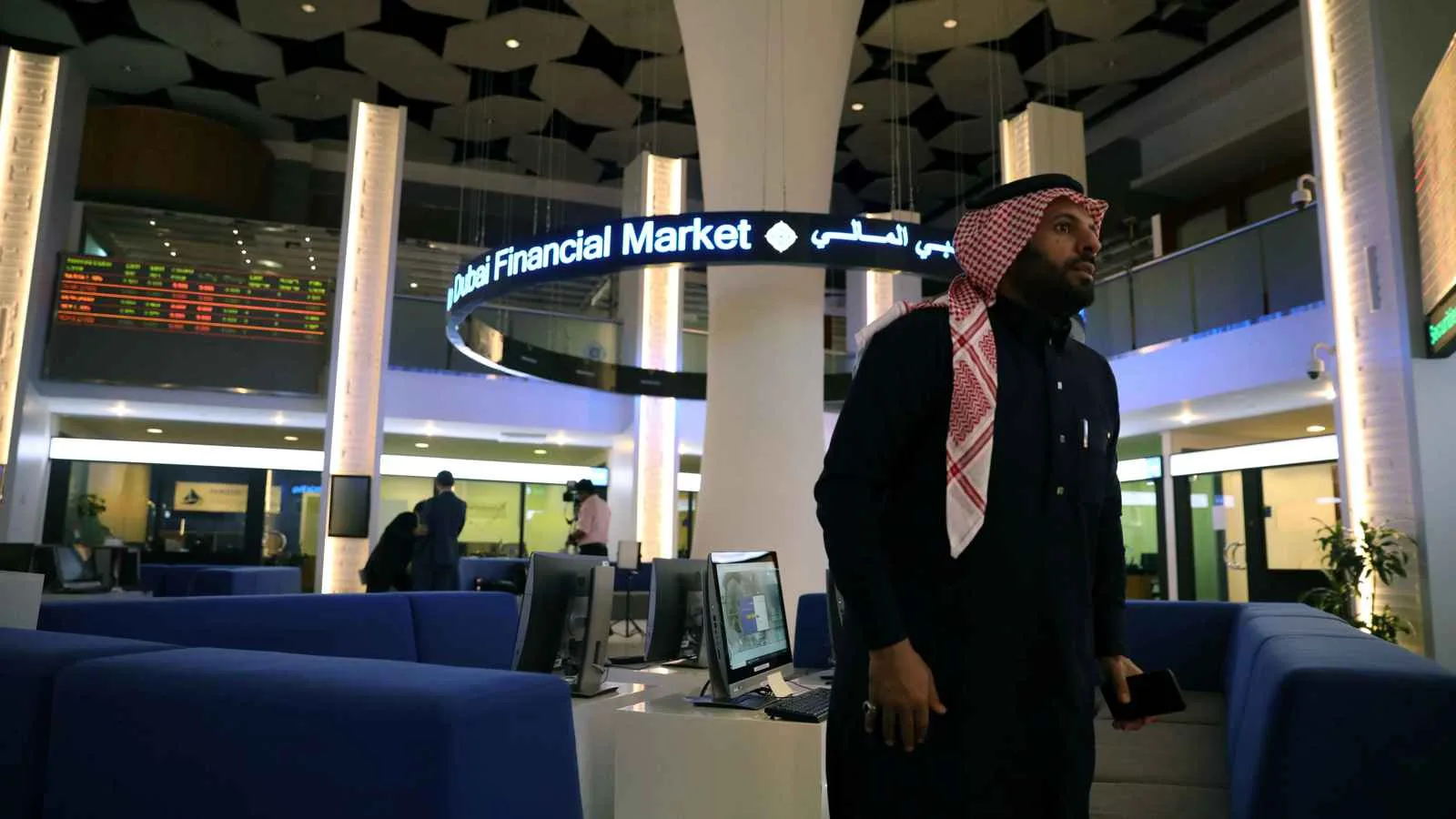 «أملاك للتمويل» في الإمارات تكشف عن أسباب ارتفاع سعر السهم في الجلسات الأخيرة «أملاك للتمويل» في الإمارات تكشف عن أسباب ارتفاع سعر السهم في الجلسات الأخيرة