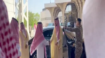 أمير المنطقة الشرقية يستقبل موظفي الإمارة المهنئين بعيد الأضحى المبارك.