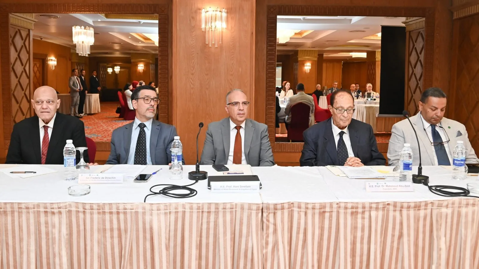 أهمية تعزيز التعاون بين دول حوض النيل لتفعيل مبادئ “الترابط بين المياه والغذاء والطاقة والنظم البيئية” لضمان الفائدة المشتركة. أهمية تعزيز التعاون بين دول حوض النيل لتفعيل مبادئ “الترابط بين المياه والغذاء والطاقة والنظم البيئية” لضمان الفائدة المشتركة.