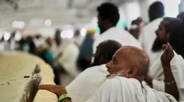 أول أيام التشريق: الحجاج يستكملون رمي الجمرات الثلاث (فيديو)