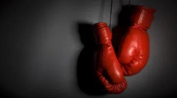 أول حادثة غش في التاريخ.. ملاكم يوناني يدفع رشى لخصومه في زمن أفلاطون