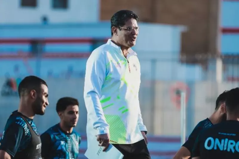 أيمن الرمادي: لا أترقب قرار إدارة الزمالك… وأقوم بدراسة العروض المعروضة عليّ. أيمن الرمادي: لا أترقب قرار إدارة الزمالك… وأقوم بدراسة العروض المعروضة عليّ.