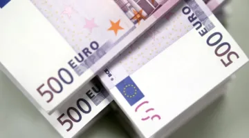 إجمالي السيولة النقدية في منطقة اليورو يصل إلى 1.56 تريليون يورو