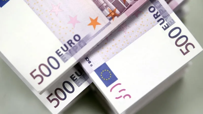 إجمالي السيولة النقدية في منطقة اليورو يصل إلى 1.56 تريليون يورو إجمالي السيولة النقدية في منطقة اليورو يصل إلى 1.56 تريليون يورو