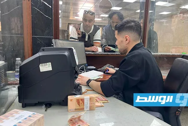 إجمالي الودائع في المصارف يصل إلى 146.98 مليار دينار بنهاية 2024، منها 33% مخصصة للقطاع الخاص. إجمالي الودائع في المصارف يصل إلى 146.98 مليار دينار بنهاية 2024، منها 33% مخصصة للقطاع الخاص.