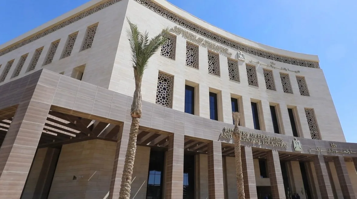 إحالة مشرف للتحقيق وحرمان أربعة طلاب بالمرحلة الإعدادية من الامتحانات في الجيزة إحالة مشرف للتحقيق وحرمان أربعة طلاب بالمرحلة الإعدادية من الامتحانات في الجيزة