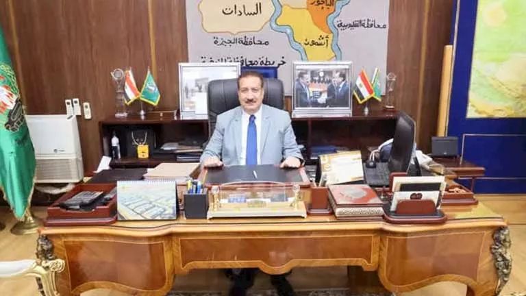 إحالة موظف من وحدة محلية في أشمون للنيابة بتهمة الحصول على أموال بطرق غير قانونية. إحالة موظف من وحدة محلية في أشمون للنيابة بتهمة الحصول على أموال بطرق غير قانونية.