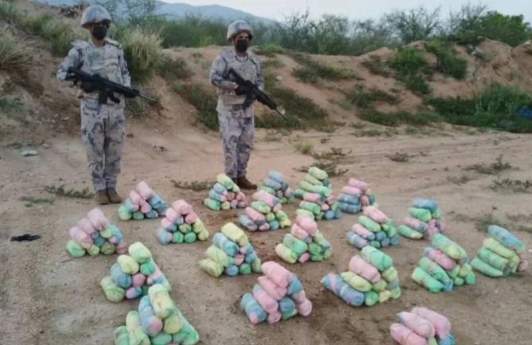 إحباط عملية تهريب 101 كيلوغرام من الحشيش في منطقة جازان وعسير إحباط عملية تهريب 101 كيلوغرام من الحشيش في منطقة جازان وعسير