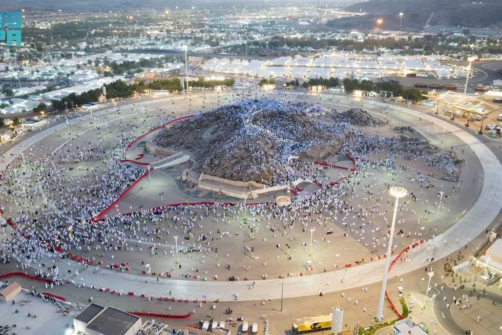إدارة تصعيد الحجاج المتعجلين من مشعر منى.. و”السياحة” تراقب الموقف ميدانياً إدارة تصعيد الحجاج المتعجلين من مشعر منى.. و”السياحة” تراقب الموقف ميدانياً