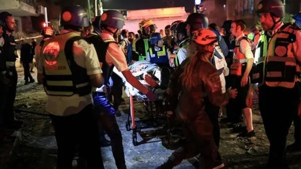 إسرائيل: 9 جرحى وأضرار في 6 مباني وسط البلاد نتيجة لصاروخ إيراني إسرائيل: 9 جرحى وأضرار في 6 مباني وسط البلاد نتيجة لصاروخ إيراني