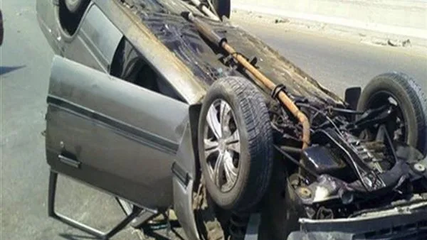 إصابة 6 أفراد نتيجة انقلاب سيارة خاصة على الطريق الصحراوي الغربي إصابة 6 أفراد نتيجة انقلاب سيارة خاصة على الطريق الصحراوي الغربي