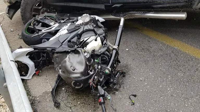 إصابة ثلاثة أفراد في حادث بالتجمع إصابة ثلاثة أفراد في حادث بالتجمع