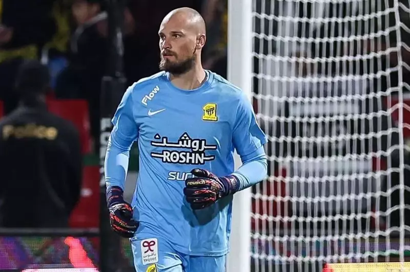 إصابة رايكوفيتش تدفع الاتحاد للتعاقد مع حارس مرمى الرائد إصابة رايكوفيتش تدفع الاتحاد للتعاقد مع حارس مرمى الرائد