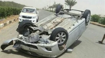 إصابة ستة أفراد جراء انقلاب سيارة خاصة في الصف