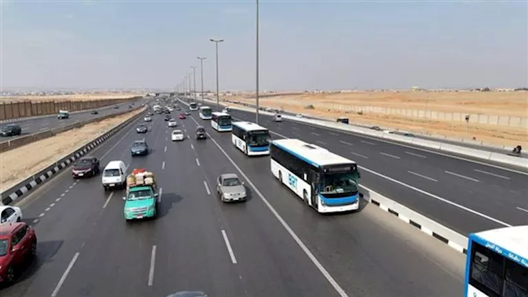 إغلاق طريق الواحات عند تقاطعه مع طريق زويل في إطار مشروع الأتوبيس الترددي إغلاق طريق الواحات عند تقاطعه مع طريق زويل في إطار مشروع الأتوبيس الترددي