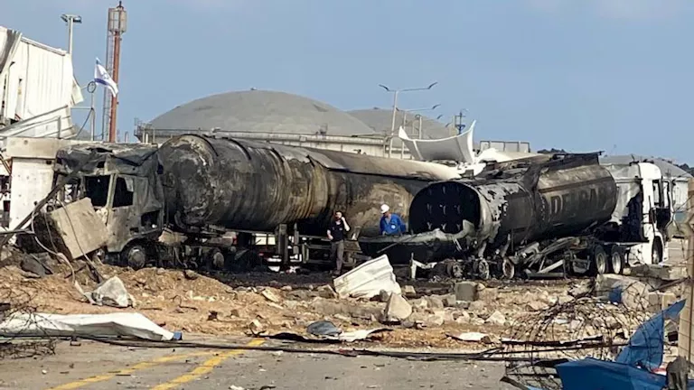 إغلاق مصفاة تكرير البترول في حيفا بعد تعرضها لهجوم بصاروخ إيراني إغلاق مصفاة تكرير البترول في حيفا بعد تعرضها لهجوم بصاروخ إيراني