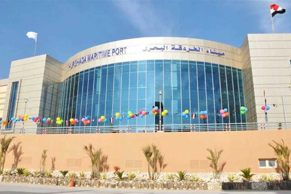إغلاق ميناء الغردقة بسبب سوء الأحوال الجوية إغلاق ميناء الغردقة بسبب سوء الأحوال الجوية