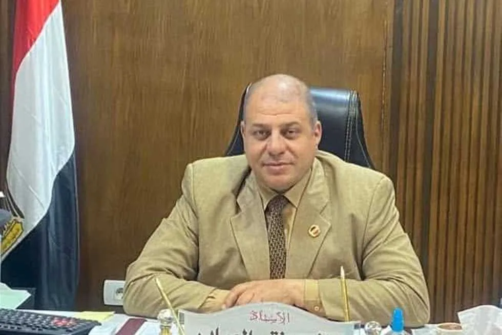 إقالة مدير مدرسة وإحالة لقضية التحقيق بسبب تقصيره في إعداد لجان الثانوية العامة في قنا إقالة مدير مدرسة وإحالة لقضية التحقيق بسبب تقصيره في إعداد لجان الثانوية العامة في قنا