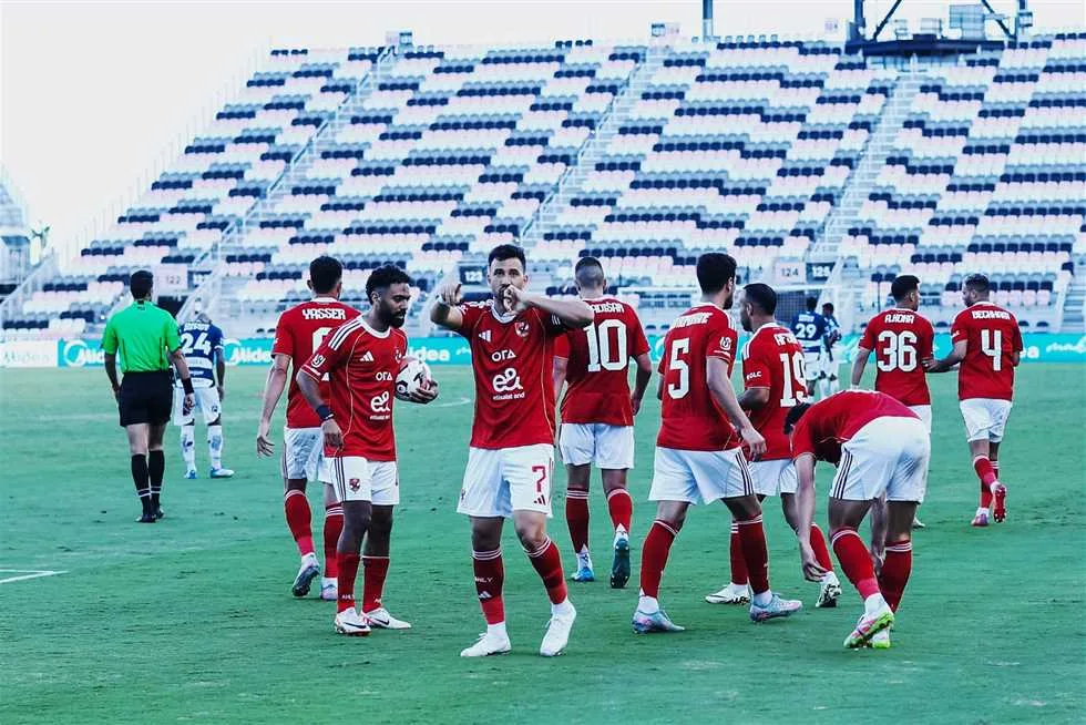 إكرامي يحدد تشكيل الأهلي لكأس العالم للأندية دون زيزو وبن رمضان إكرامي يحدد تشكيل الأهلي لكأس العالم للأندية دون زيزو وبن رمضان