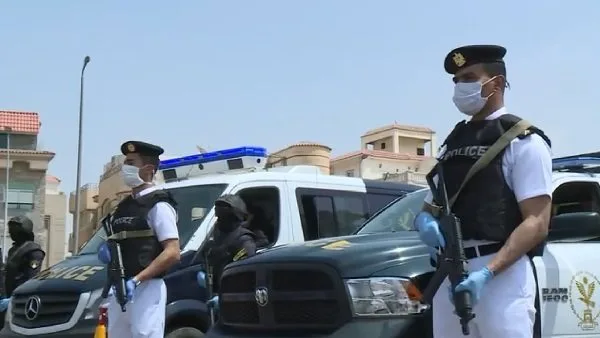 إلقاء القبض على 4 أفراد متورطين في غسل 50 مليون جنيه من تجارة المخدرات. إلقاء القبض على 4 أفراد متورطين في غسل 50 مليون جنيه من تجارة المخدرات.