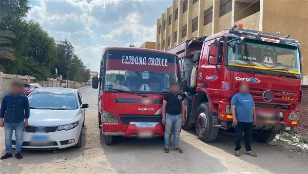 إلقاء القبض على قائدي ثلاث سيارات بسبب القيادة عكس الاتجاه على طريق المنصورة – كفر شكر إلقاء القبض على قائدي ثلاث سيارات بسبب القيادة عكس الاتجاه على طريق المنصورة – كفر شكر