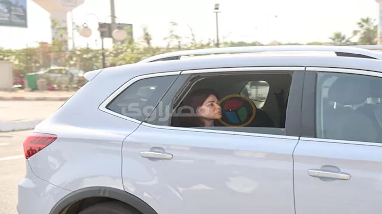 إلهام شاهين ووفاء عامر: صور من وداع نجوم الفن لسمية أيوب إلهام شاهين ووفاء عامر: صور من وداع نجوم الفن لسمية أيوب
