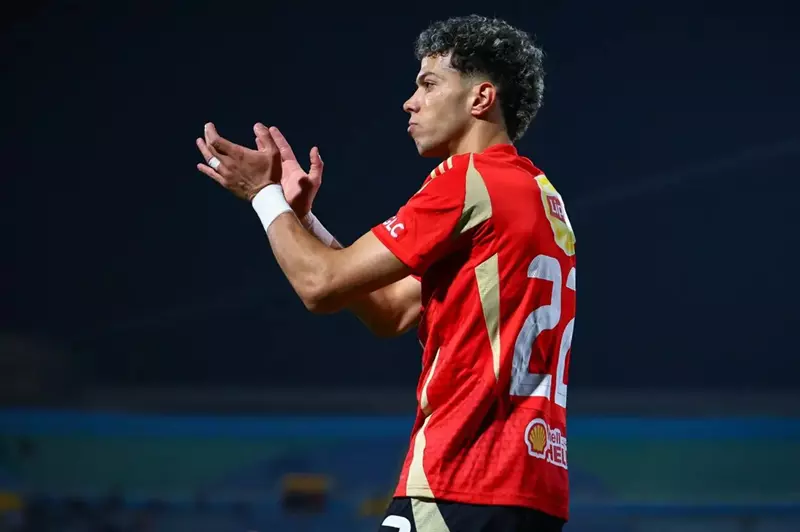 إمام عاشور: متشوق لملاقاة ميسي.. ونملك القدرة على تحقيق إنجاز يرفع من شأن الأهلي إمام عاشور: متشوق لملاقاة ميسي.. ونملك القدرة على تحقيق إنجاز يرفع من شأن الأهلي