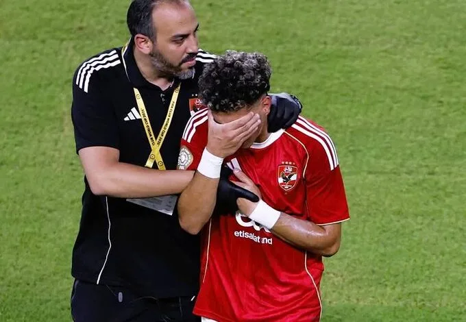 إمام عاشور يسعى للتمسك بالوجود مع بعثة الأهلي حتى انتهاء رحلة المونديال. إمام عاشور يسعى للتمسك بالوجود مع بعثة الأهلي حتى انتهاء رحلة المونديال.