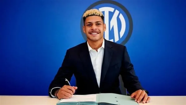 إنتر ميلان يتعاقد مع الجناح البرازيلي لويس هنريكي لتعزيز فريقه للموسم القادم. إنتر ميلان يتعاقد مع الجناح البرازيلي لويس هنريكي لتعزيز فريقه للموسم القادم.