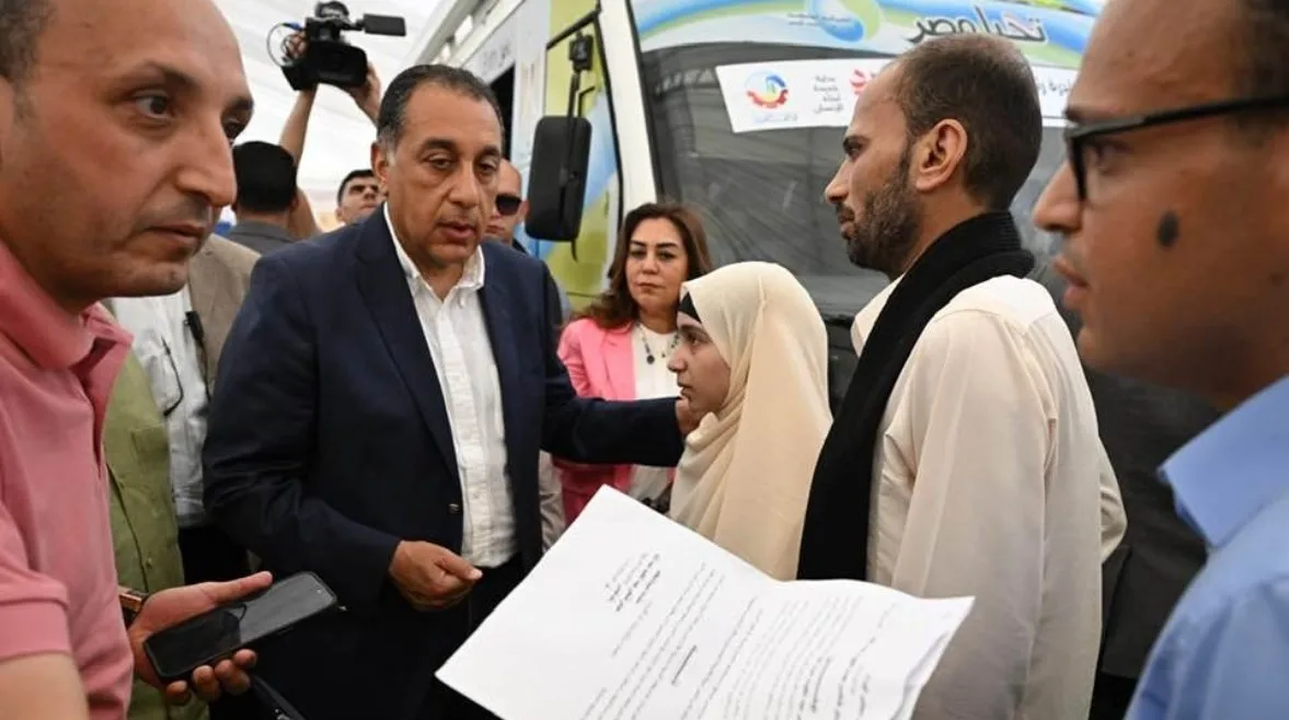 إنسانية مدبولي: مساعدة مواطن من البحيرة طالب بعلاج ابنته إنسانية مدبولي: مساعدة مواطن من البحيرة طالب بعلاج ابنته