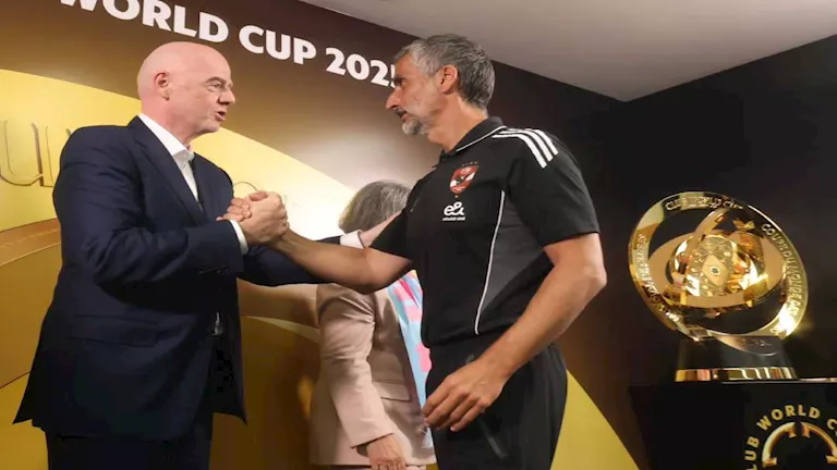 إنفانتينو: الأهلي سيحقق إنجازًا تاريخيًا في كأس العالم للأندية.. وأنا مدرك لشعبيته إنفانتينو: الأهلي سيحقق إنجازًا تاريخيًا في كأس العالم للأندية.. وأنا مدرك لشعبيته