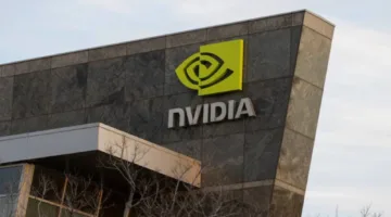 إنفيديا تتجاوز مايكروسوفت لتصبح أكبر شركة من حيث القيمة السوقية بـ3.4 تريليون دولار.